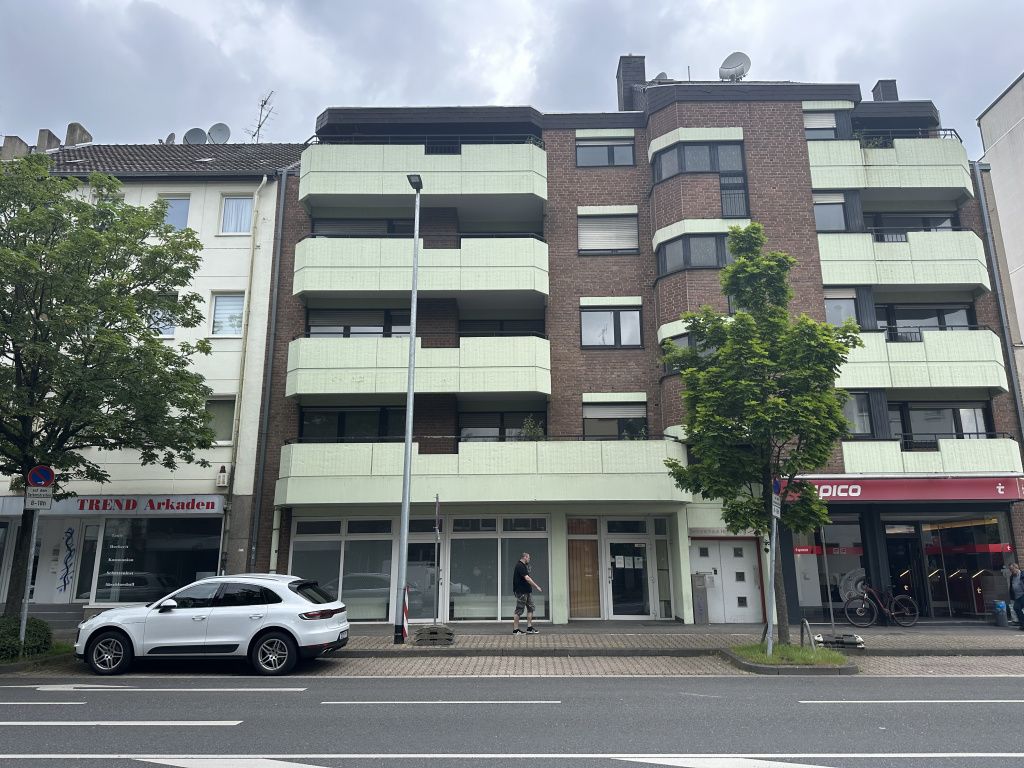 Investment project in Monchengladbach, Germany, 1 435 sq.m - picture 1