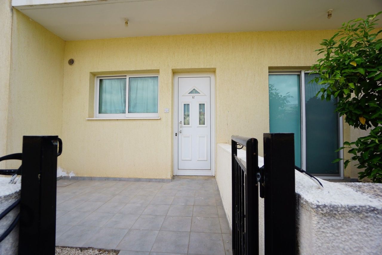 Apartment in Paphos, Cyprus, 73 sq.m - picture 1