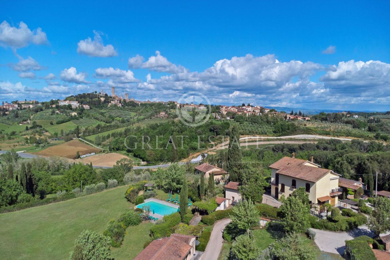 House in San Gimignano, Italy, 826 sq.m - picture 1