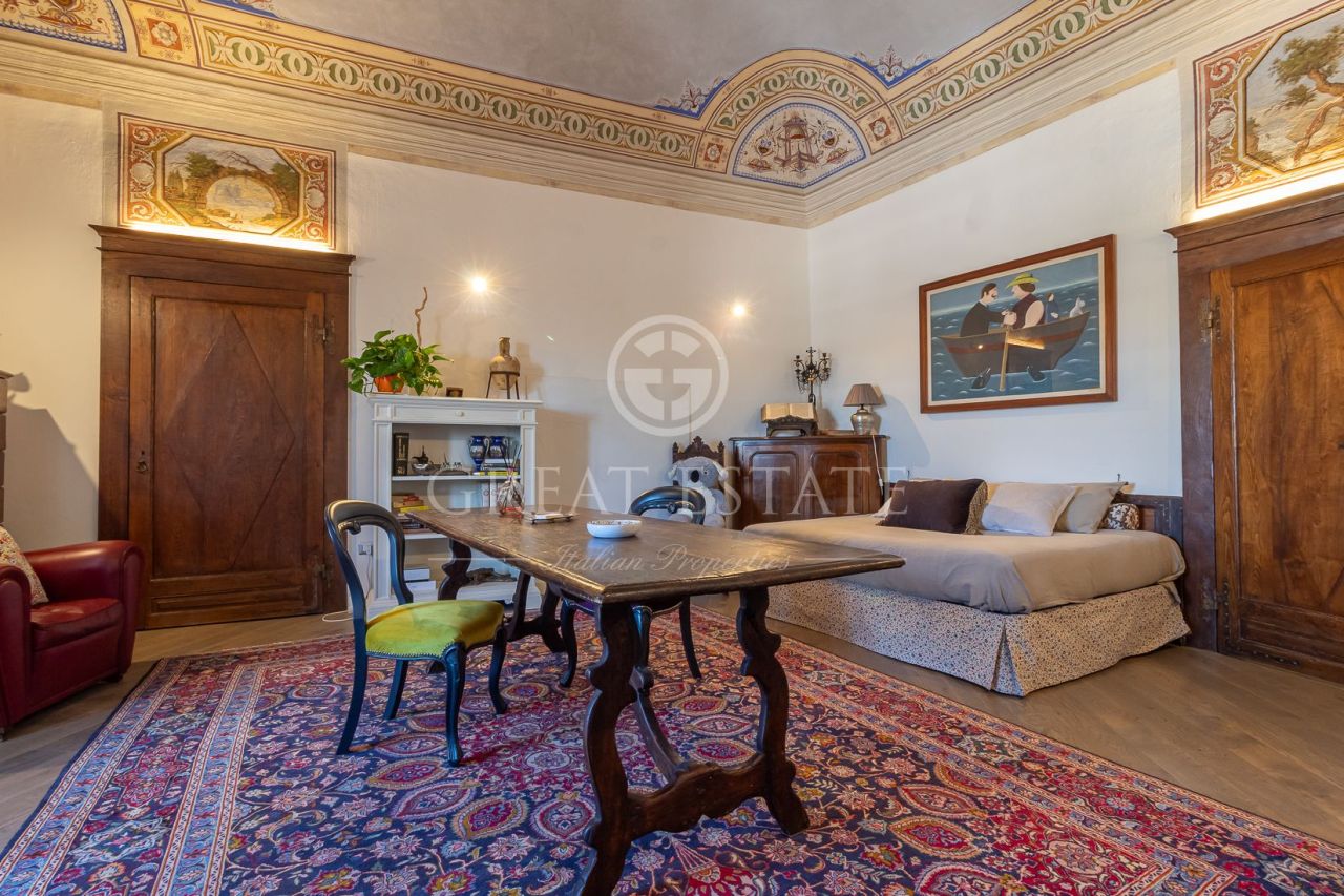 Apartment in Orvieto, Italy, 275.55 sq.m - picture 1