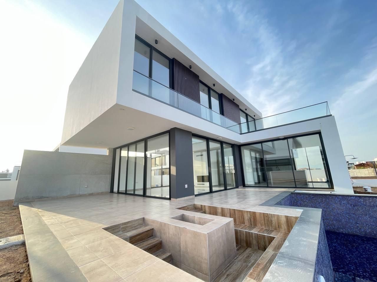 Villa à Famagouste, Chypre, 227 m2 - image 1