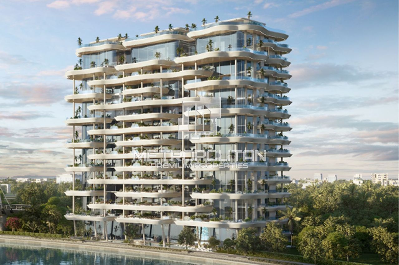 Apartment in Dubai, UAE, 432 sq.m - picture 1
