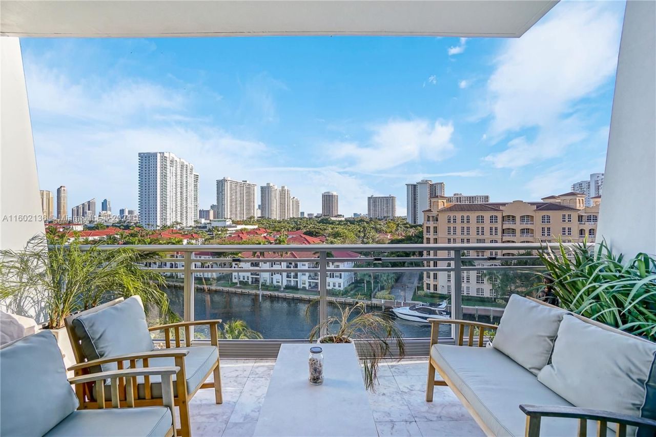 Penthouse in Miami, USA, 180 sq.m - picture 1