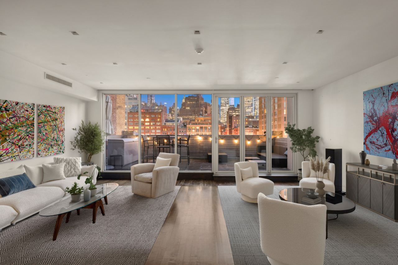 Penthouse in New York City, USA, 382.1 sq.m - picture 1
