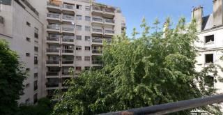 Flat for 615 000 euro in Paris, France