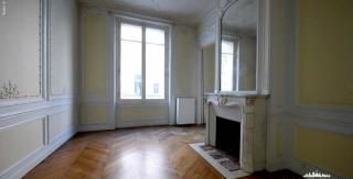 Flat for 550 000 euro in Paris, France