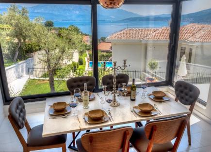 Villa for 1 300 000 euro in Denovici, Montenegro