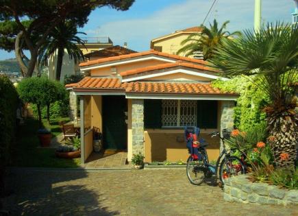 Villa for 900 000 euro in San Remo, Italy