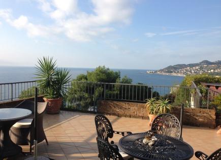 Flat for 1 000 000 euro in Imperia, Italy