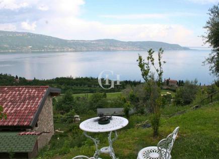 Villa for 1 400 000 euro on Lake Garda, Italy