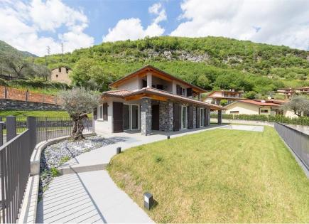 Villa for 1 650 000 euro on Lake Como, Italy