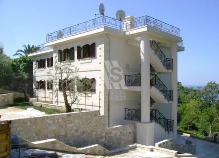 Flat for 220 000 euro in Petrovac, Montenegro