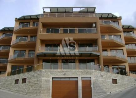 Flat for 150 000 euro in Przno, Montenegro