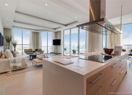 Penthouse for 2 441 898 euro in Miami, USA