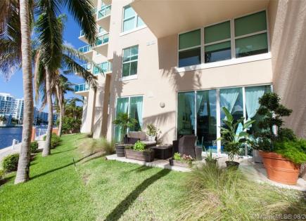 Townhouse for 781 101 euro in Miami, USA