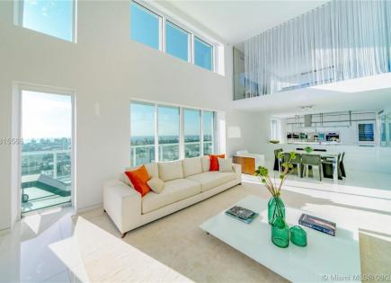 Penthouse for 4 591 233 euro in Miami, USA