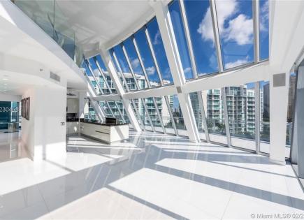 Penthouse for 3 094 444 euro in Miami, USA