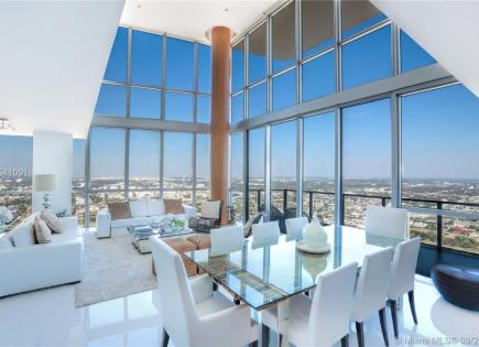 Penthouse for 2 463 274 euro in Miami, USA