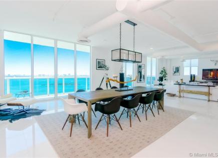 Penthouse for 2 121 394 euro in Miami, USA