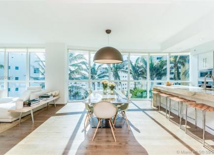 Apartment for 2 335 427 euro in Miami, USA