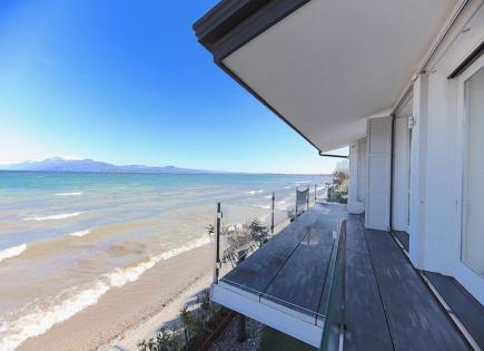 Villa for 2 500 000 euro on Lake Garda, Italy