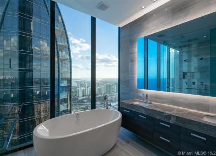 Apartment for 2 668 446 euro in Miami, USA
