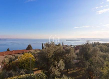 Reconstruction property for 440 000 euro on Lake Garda, Italy