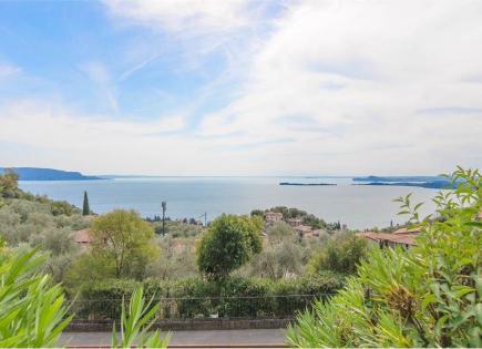 Apartamento para 197 000 euro por Lago de Garda, Italia