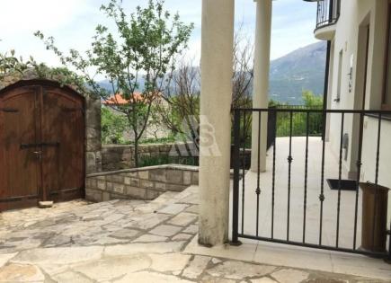 Villa para 300 000 euro en Tivat, Montenegro