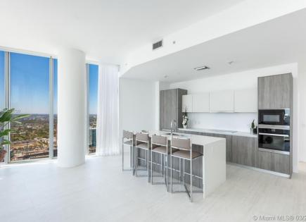 Penthouse for 1 356 646 euro in Miami, USA