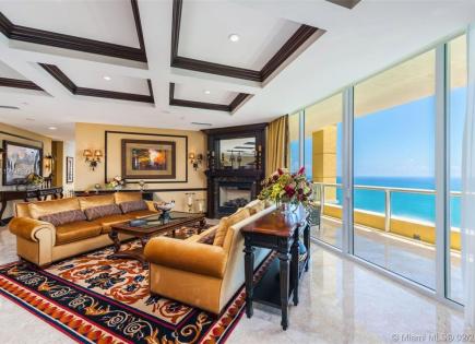 Penthouse for 6 043 916 euro in Miami, USA