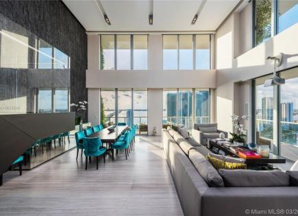 Penthouse for 3 718 986 euro in Miami, USA
