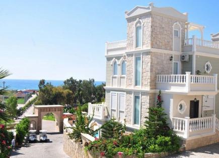 Villa para 5 000 euro por mes en Alanya, Turquia