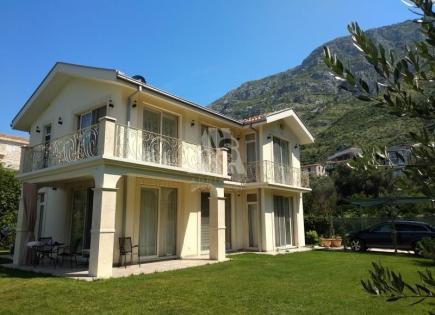Villa para 700 000 euro en Rezevici, Montenegro