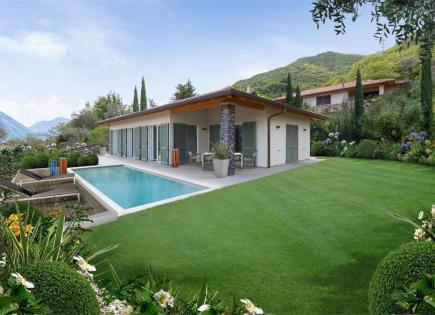 Villa for 1 250 000 euro on Lake Como, Italy