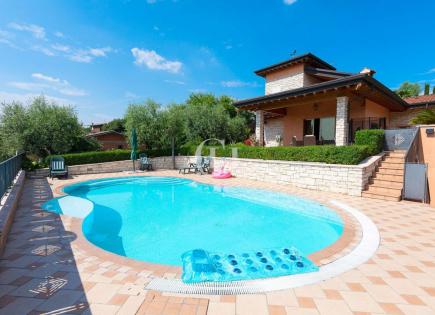 Villa para 750 000 euro por Lago de Garda, Italia