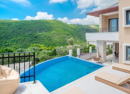 Villa for 550 000 euro in Becici, Montenegro