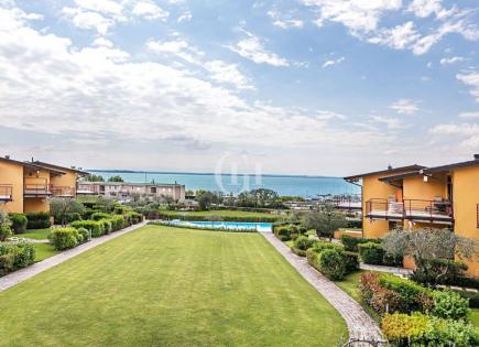 Appartement pour 340 000 Euro par le Lac de Garde, Italie