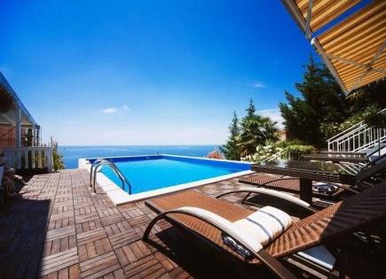 Villa for 685 000 euro in Dobra Voda, Montenegro