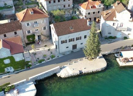 Villa for 1 500 000 euro in Perast, Montenegro