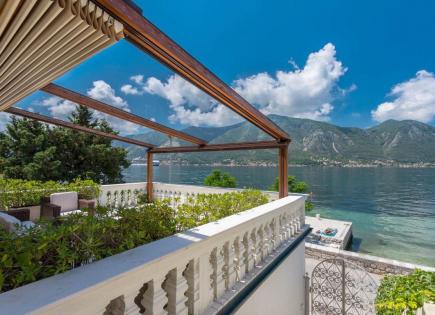 Villa para 1 400 000 euro en Dobrota, Montenegro
