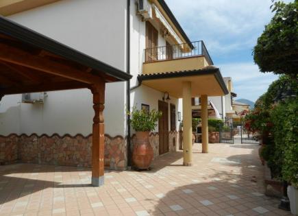 Villa for 190 000 euro in Santa Maria del Cedro, Italy