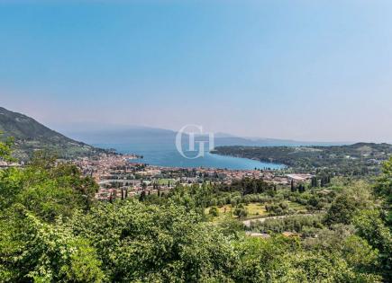 Villa for 520 000 euro on Lake Garda, Italy