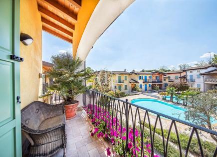 Casa adosada para 450 000 euro por Lago de Garda, Italia
