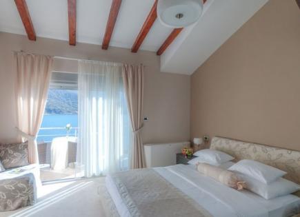 Hotel for 1 300 000 euro in Kamenari, Montenegro
