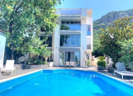 Villa for 1 100 000 euro in Budva, Montenegro