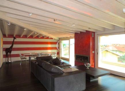 Penthouse for 1 450 000 euro on Lake Garda, Italy