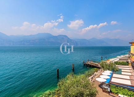 Hotel for 2 250 000 euro on Lake Garda, Italy