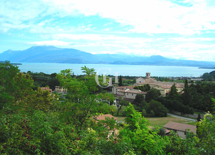 Manor for 2 000 000 euro on Lake Garda, Italy