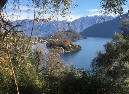 Land for 1 050 000 euro on Lake Como, Italy